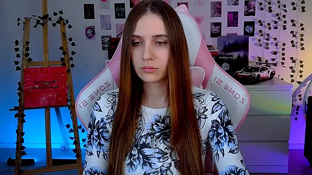 Snapshot of AliceCharmy chatting on September 13, 12:49 pm AliceCharmy online show from September 13, 12:49 pm