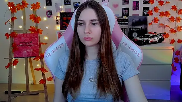 Snapshot of AliceCharmy chatting on November 16, 7:14 am AliceCharmy online show from November 16, 7:14 am