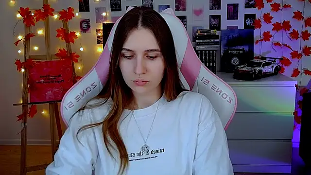 Snapshot of AliceCharmy chatting on November 28, 7:11 am AliceCharmy online show from November 28, 7:11 am