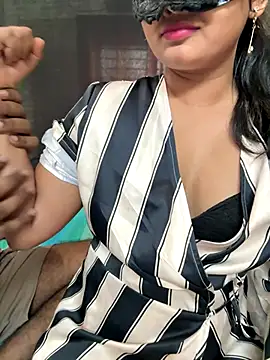 Snapshot of Magical-Couple-telugu chatting on November 15, 5:38 am Magical-Couple-telugu online show from November 15, 5:38 am