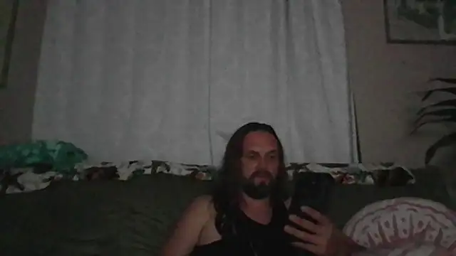 Snapshot of VitaminDrewFl chatting on May 25, 2:50 am VitaminDrewFl online show from May 25, 2:50 am