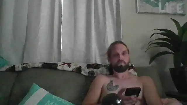 Snapshot of VitaminDrewFl chatting on June 4, 10:05 pm VitaminDrewFl online show from June 4, 10:05 pm
