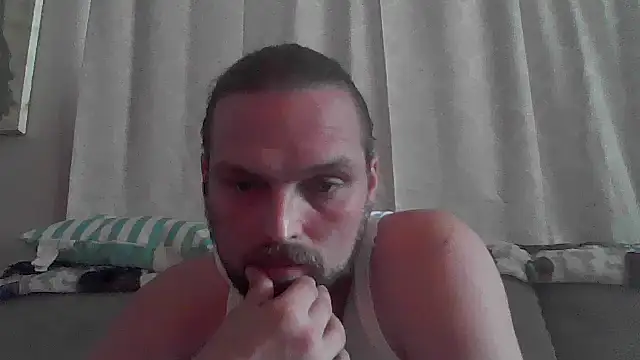Snapshot of VitaminDrewFl chatting on June 13, 2:37 pm VitaminDrewFl online show from June 13, 2:37 pm