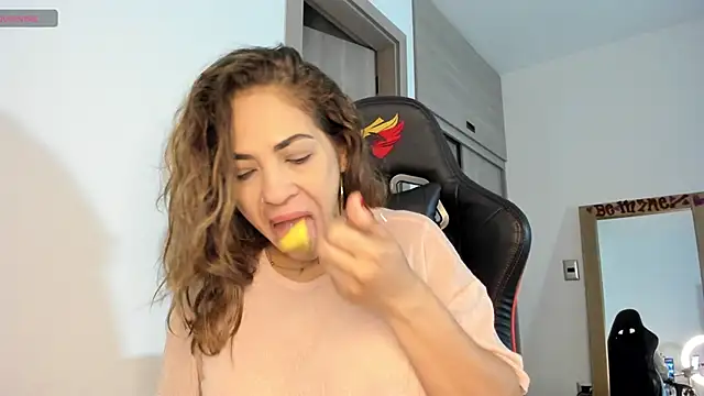 karimhunt online show from April 25, 11:35 am