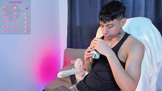 Snapshot of Josep_Davies chatting on January 9, 10:31 pm Josep Davies online show from January 9, 10:31 pm