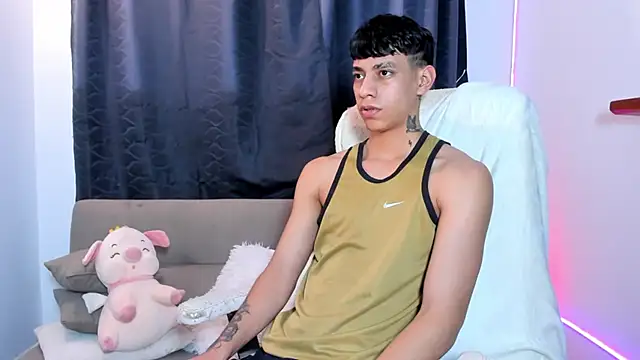 Snapshot of Josep_Davies chatting on January 11, 11:56 pm Josep Davies online show from January 11, 11:56 pm