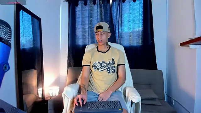 Snapshot of Josep_Davies chatting on January 19, 9:13 pm Josep Davies online show from January 19, 9:13 pm