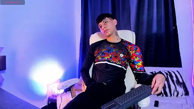 Snapshot of Josep_Davies chatting on January 29, 11:14 pm Josep Davies online show from January 29, 11:14 pm