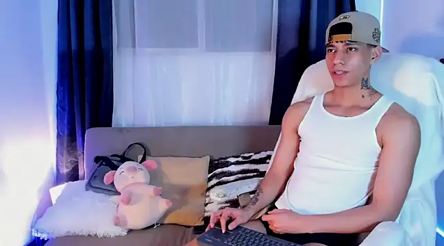 Snapshot of Josep_Davies chatting on February 12, 2:14 am Josep Davies online show from February 12, 2:14 am