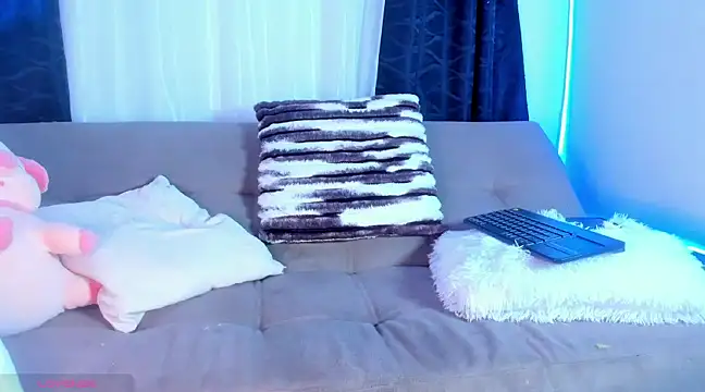 Snapshot of Josep_Davies chatting on February 17, 8:30 am Josep Davies online show from February 17, 8:30 am