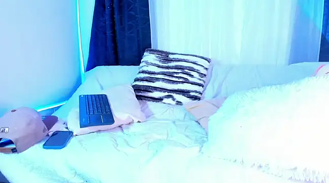 Snapshot of Josep_Davies chatting on February 18, 7:43 am Josep Davies online show from February 18, 7:43 am