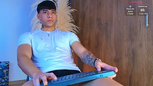 Snapshot of Josep_Davies chatting on November 2, 7:27 pm Josep Davies online show from November 2, 7:27 pm