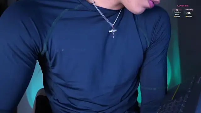 Snapshot of Josep_Davies chatting on November 25, 10:54 pm Josep Davies online show from November 25, 10:54 pm