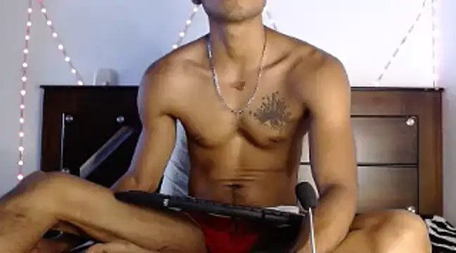 Snapshot of DanteSantoro chatting on December 7, 7:21 pm DanteSantoro online show from December 7, 7:21 pm