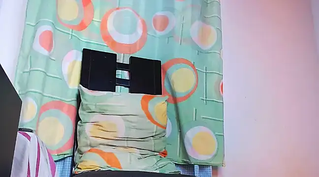 Snapshot of DanteSantoro chatting on February 6, 12:48 pm DanteSantoro online show from February 6, 12:48 pm