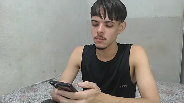 Snapshot of MicaelRian69 chatting on May 20, 1:23 am MicaelRian69 online show from May 20, 1:23 am
