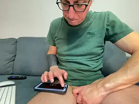 mouser21212 online show from January 7, 10:30 pm