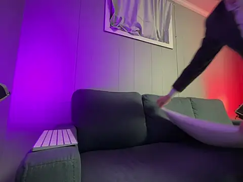 mouser21212 online show from January 24, 7:19 am