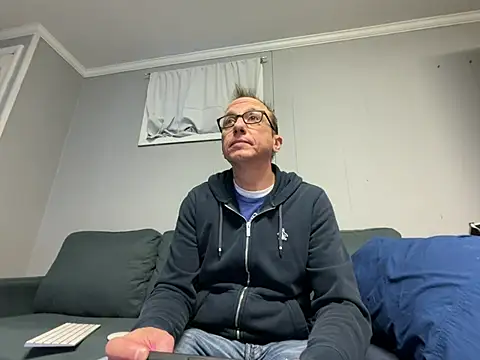 mouser21212 online show from January 28, 5:35 pm