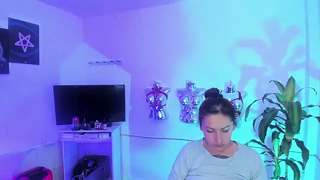 LucyStrike  online show from June 3, 12:35 am
