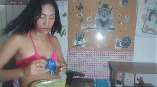 Snapshot of KamileLatinasexy chatting on December 27, 4:15 am KamileLatinasexy online show from December 27, 4:15 am