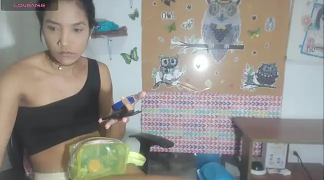 Snapshot of KamileLatinasexy chatting on December 29, 2:38 am KamileLatinasexy online show from December 29, 2:38 am