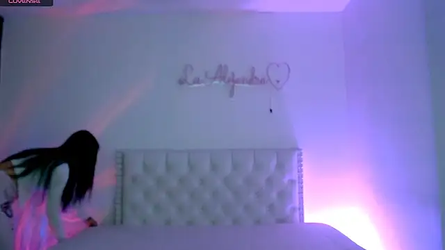 alee lenoxx online show from October 28, 7:01 am