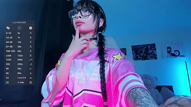 satanbabee online show from April 22, 11:06 pm