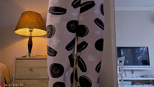 alicelu  online show from March 4, 6:37 am