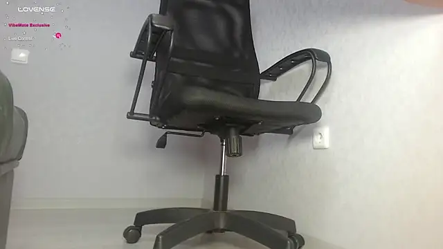 blondiana13 online show from March 4, 12:33 pm