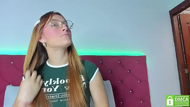 Snapshot of Ruth_harvey_ chatting on February 4, 12:22 pm Ruth harvey online show from February 4, 12:22 pm