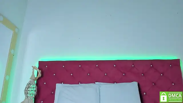 Snapshot of Ruth_harvey_ chatting on February 22, 1:24 pm Ruth harvey online show from February 22, 1:24 pm