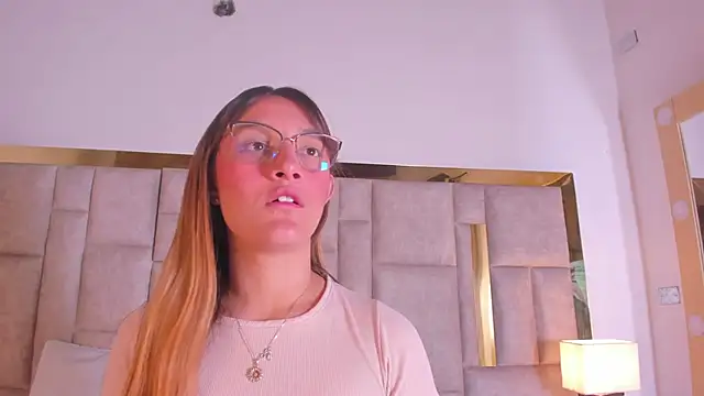 Snapshot of Ruth_harvey_ chatting on September 14, 4:11 am Ruth harvey online show from September 14, 4:11 am