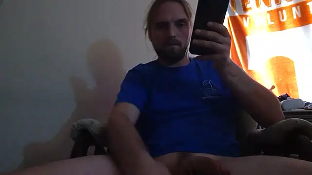 Snapshot of VitaminmanFL chatting on February 7, 7:49 pm VitaminmanFL online show from February 7, 7:49 pm