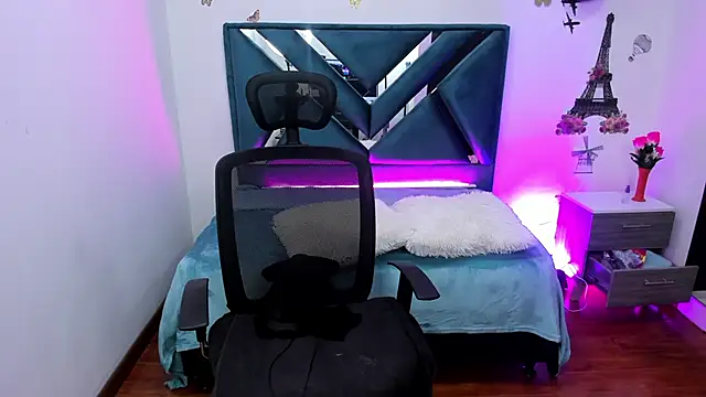 Snapshot of Alessandraa_ferri_ chatting on February 27, 10:42 pm Alessandraa ferri online show from February 27, 10:42 pm