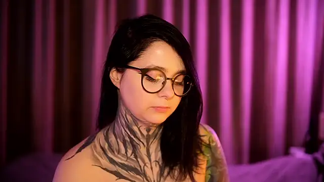 Snapshot of AcidPie chatting on January 12, 2:24 am AcidPie online show from January 12, 2:24 am