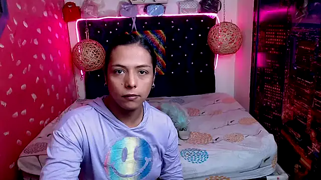 Snapshot of EmilyTsSweet chatting on January 28, 1:27 pm EmilyTsSweet online show from January 28, 1:27 pm