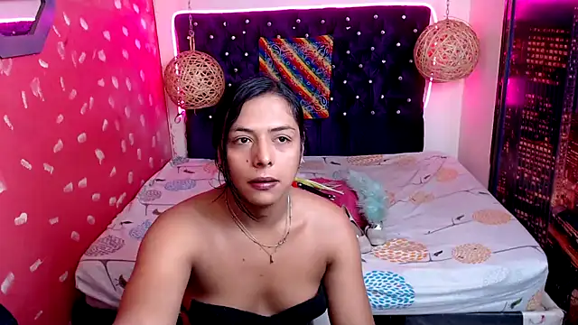 Snapshot of EmilyTsSweet chatting on February 10, 2:48 pm EmilyTsSweet online show from February 10, 2:48 pm