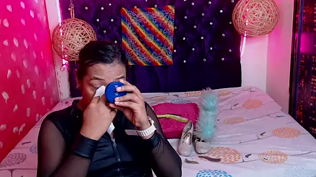 Snapshot of EmilyTsSweet chatting on February 12, 3:16 pm EmilyTsSweet online show from February 12, 3:16 pm