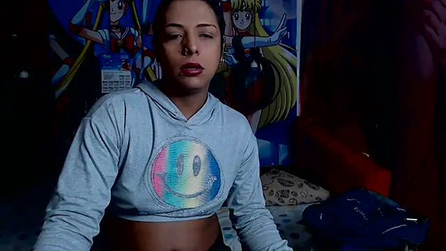 Snapshot of EmilyTsSweet chatting on February 22, 3:14 pm EmilyTsSweet online show from February 22, 3:14 pm