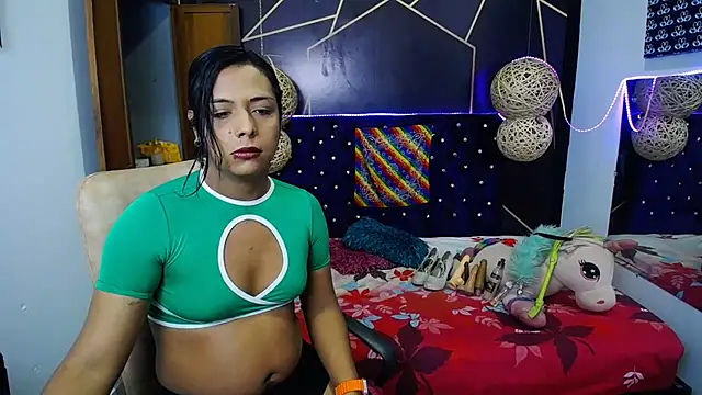 Snapshot of EmilyTsSweet chatting on March 21, 2:18 pm EmilyTsSweet online show from March 21, 2:18 pm