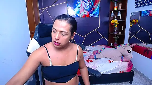 Snapshot of EmilyTsSweet chatting on October 6, 2:14 pm EmilyTsSweet online show from October 6, 2:14 pm