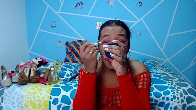 Snapshot of EmilyTsSweet chatting on October 24, 1:07 pm EmilyTsSweet online show from October 24, 1:07 pm