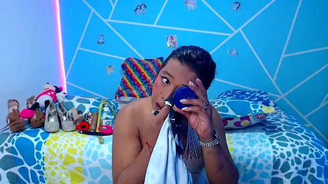 Snapshot of EmilyTsSweet chatting on October 28, 7:38 pm EmilyTsSweet online show from October 28, 7:38 pm