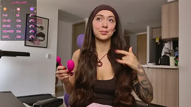 emiliasommer online show from March 15, 2:56 pm