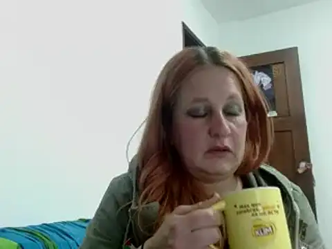 Snapshot of ViioletaMora chatting on October 26, 5:13 am ViioletaMora online show from October 26, 5:13 am