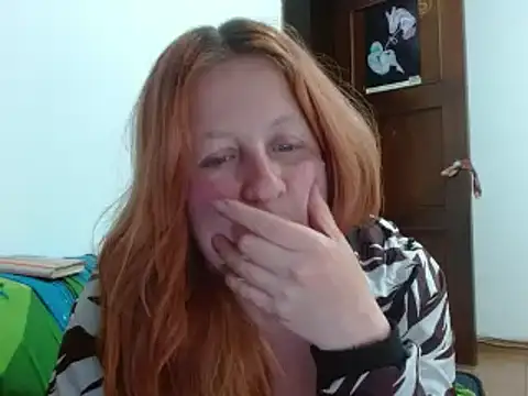 Snapshot of ViioletaMora chatting on October 27, 6:17 am ViioletaMora online show from October 27, 6:17 am