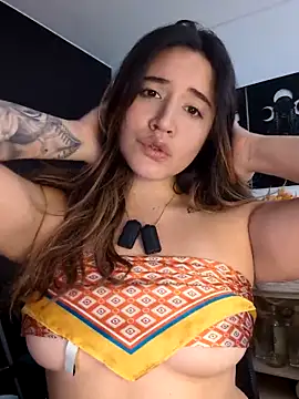 maliciaworld online show from April 14, 4:46 pm