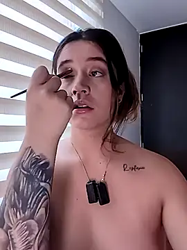 maliciaworld online show from April 22, 9:05 pm