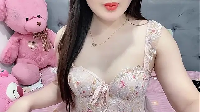 Snapshot of Funikio chatting on October 15, 1:33 pm Funikio online show from October 15, 1:33 pm